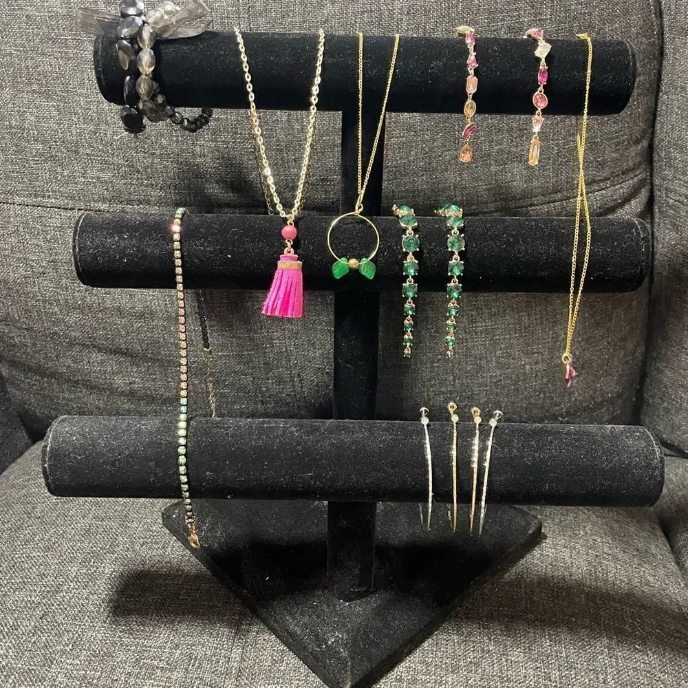 Elegant Green and Gold Jewelry Set
